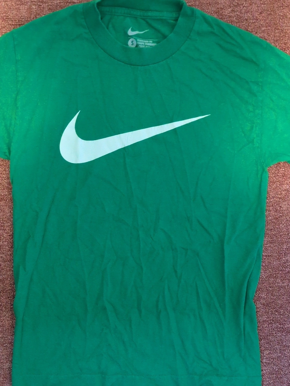 Y2K Nike Green Short Sleeve Tee with White Centered Swoosh Men's Size Small